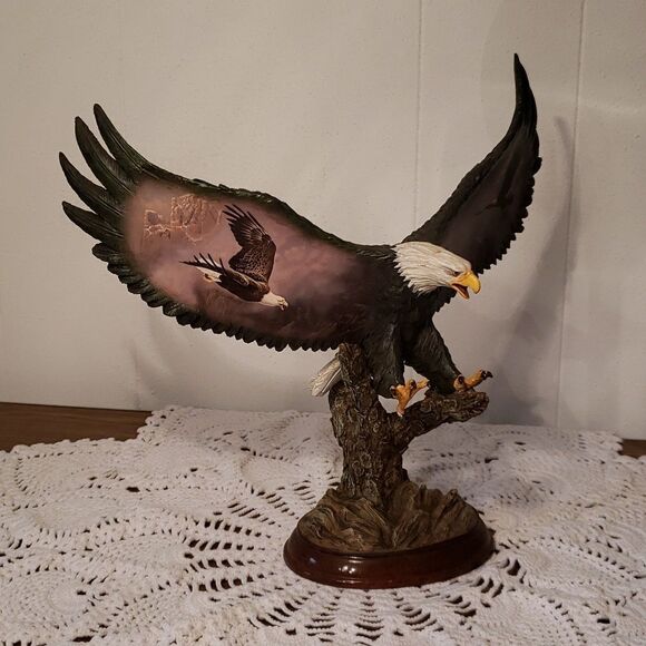Bradford Exchange "Summit Sentinel" from Wings of Power Collection Eagle Statue - Picture 3 of 7